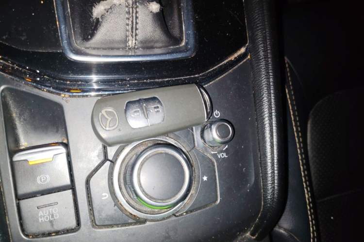 Used Mazda CX-5 2017 2.0L Automatic 2WD ZhiShang Trim China VI Standard Vehicle Key