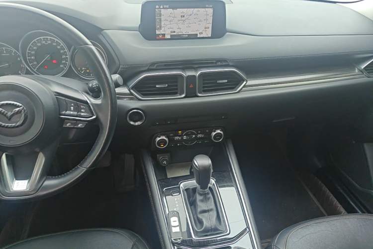 Used Mazda CX-5 2017 2.5L Automatic 4x4 Flagship Version China VI Standard Audio And AC Panel