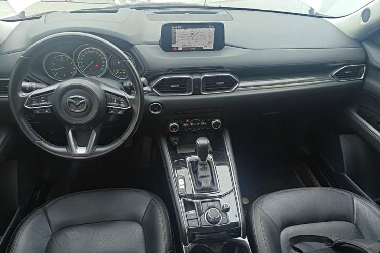 Used Mazda CX-5 2017 2.5L Automatic 4x4 Flagship Version China VI Standard Center Console