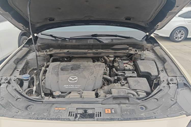 Used Mazda CX-5 2017 2.5L Automatic 4x4 Flagship Version China VI Standard Engine Bay