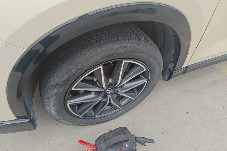 Used Mazda CX-5 2017 2.5L Automatic 4x4 Flagship Version China VI Standard Left Front Wheel Hub