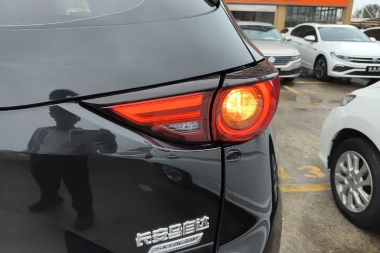 Used Mazda CX-5 2019 Cloud-Controlled Version 2.5L Automatic Two-Wheel Drive Prestige Model China V Standard Right Rear Taillight