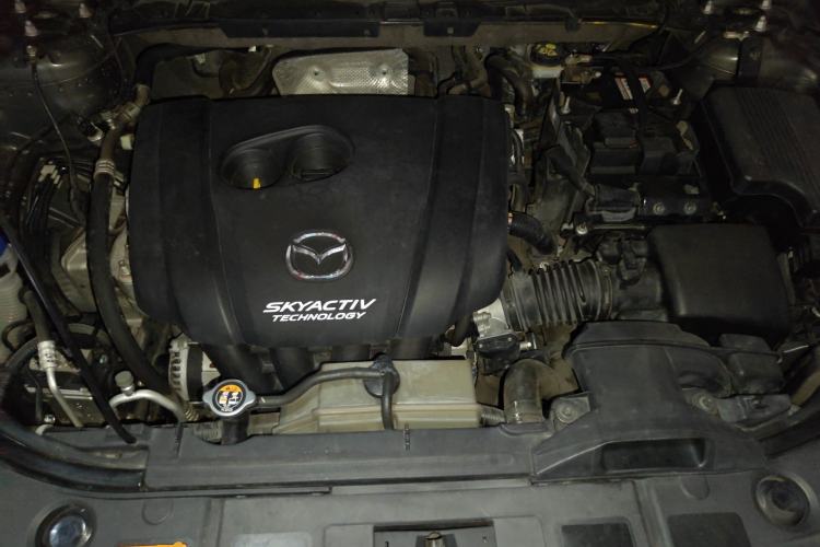 Used Mazda CX-5 2019 Cloud-Controlled Version 2.5L Automatic 4x4 Flagship Model China VI Standard Engine Bay