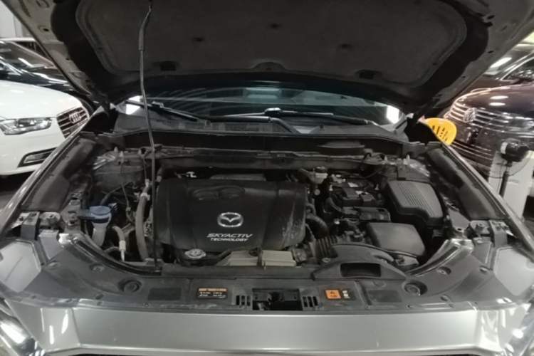 Used Mazda CX-5 2019 Cloud-Controlled Version 2.5L Automatic 4x4 Flagship Model China VI Standard Engine Bay