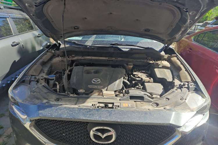 Used Mazda CX-5 2019 Cloud-Controlled Version 2.0L Automatic 2WD Smart Enjoyment Model China VI Standard Engine Bay
