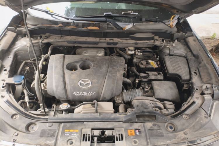Used Mazda CX-5 2019 Cloud-Controlled Version 2.0L Automatic Two-Wheel Drive Comfort Model China VI Standard Engine Bay