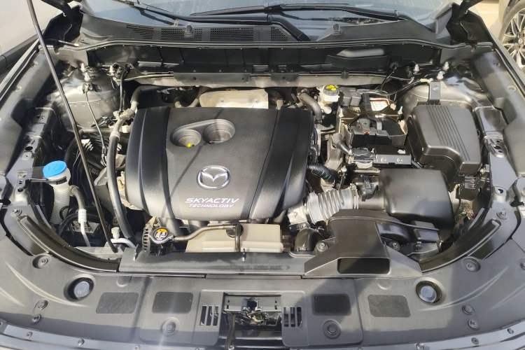 Used Mazda CX-5 2019 Cloud-Controlled Version 2.0L Automatic 2WD Smart Enjoyment Model China VI Standard Engine Bay