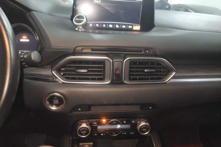 Used Mazda CX-5 2019 Cloud-Controlled Version 2.5L Automatic Two-Wheel Drive Prestige Model China V Standard Audio And AC Panel