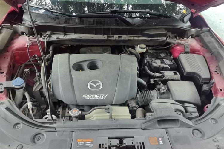 Used Mazda CX-5 2019 Cloud-Controlled Version 2.0L Automatic Two-Wheel Drive Comfort Model China VI Standard Engine Bay
