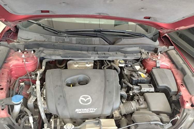 Used Mazda CX-5 2019 Cloud-Controlled Version 2.0L Automatic 2WD Smart Enjoyment Model China VI Standard Engine Bay