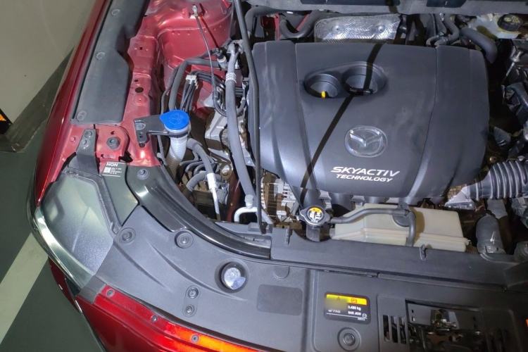 Used Mazda CX-5 2019 CloudControl Version 2.0L Automatic 2WD Smart Style China VI Standard Engine Bay Right