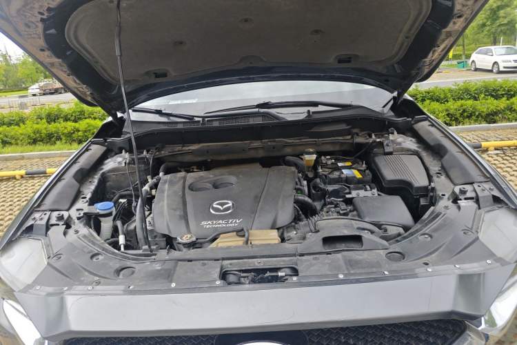Used Mazda CX-5 2019 Cloud-Controlled Version 2.5L Automatic 4x4 ZhiZun Model China V Standard Engine Bay