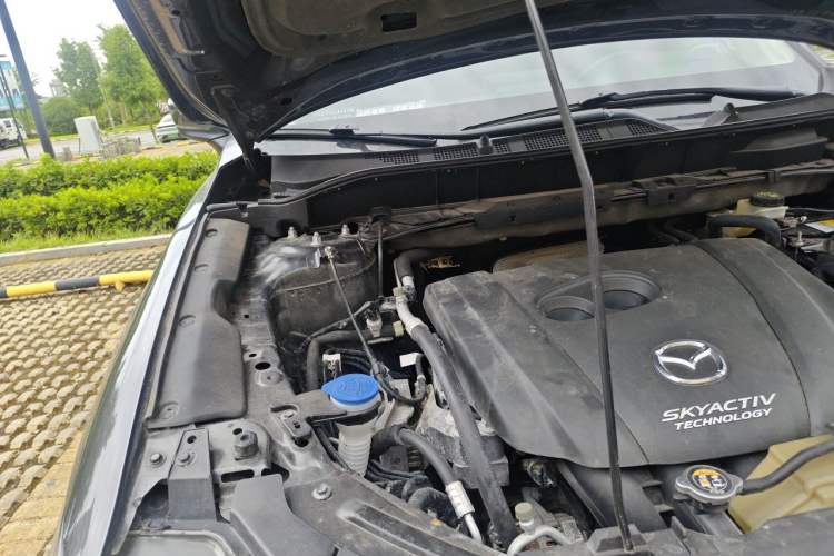 Used Mazda CX-5 2019 Cloud-Controlled Version 2.5L Automatic 4x4 ZhiZun Model China V Standard Engine Bay Right