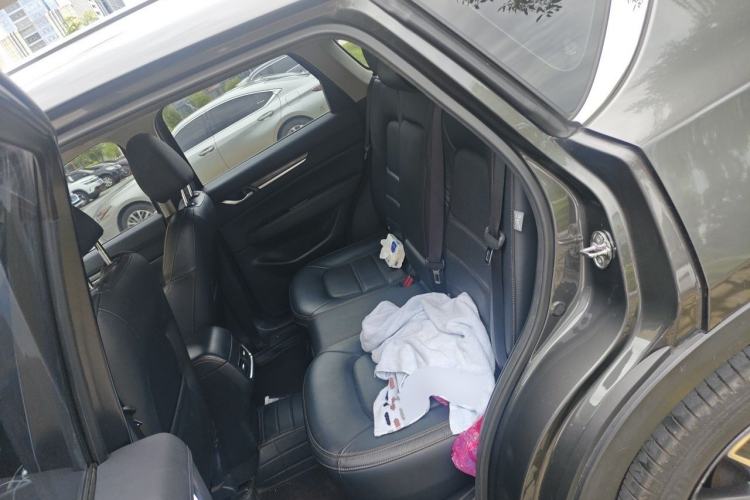 Used Mazda CX-5 2019 Cloud-Controlled Version 2.5L Automatic 4x4 ZhiZun Model China V Standard Left Rear Seat