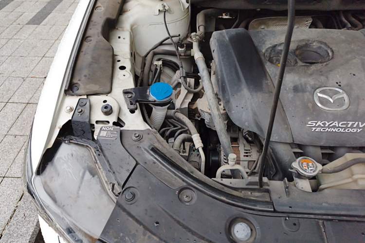 Used Mazda CX-5 2019 CloudControl Version 2.0L Automatic 2WD Smart Style China VI Standard Engine Bay Right
