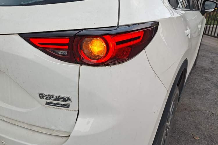 Used Mazda CX-5 2019 Cloud-Controlled Version 2.0L Automatic 2WD Smart Style China V Standard Right Rear Taillight