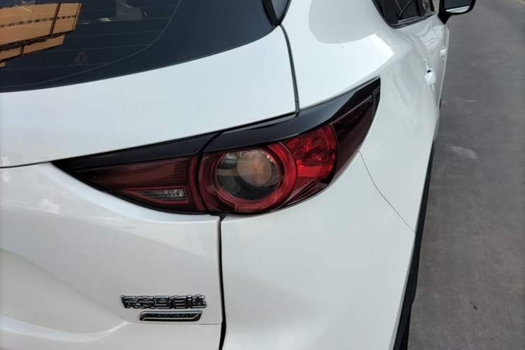 Used Mazda CX-5 2019 Cloud-Control Edition 2.0L Automatic 2WD Comfort Model China V Standard Right Rear Taillight