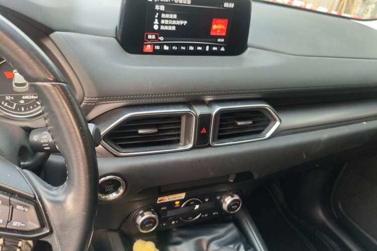 Used Mazda CX-5 2020 Revised Version 2.0L Automatic Two-Wheel Drive Smart Type Audio And AC Panel