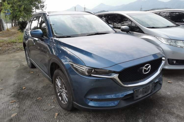 Used Mazda CX-5 2020 Revised Version 2.0L Automatic Two-Wheel Drive ZhiZun Trim Front Right 45 Deg