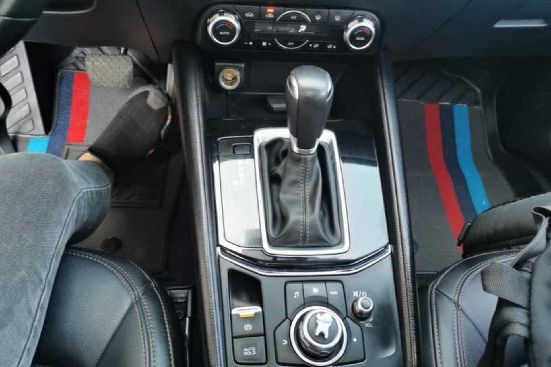 Used Mazda CX-5 2020 Revised Version 2.0L Automatic Two-Wheel Drive ZhiZun Trim Gear Lever