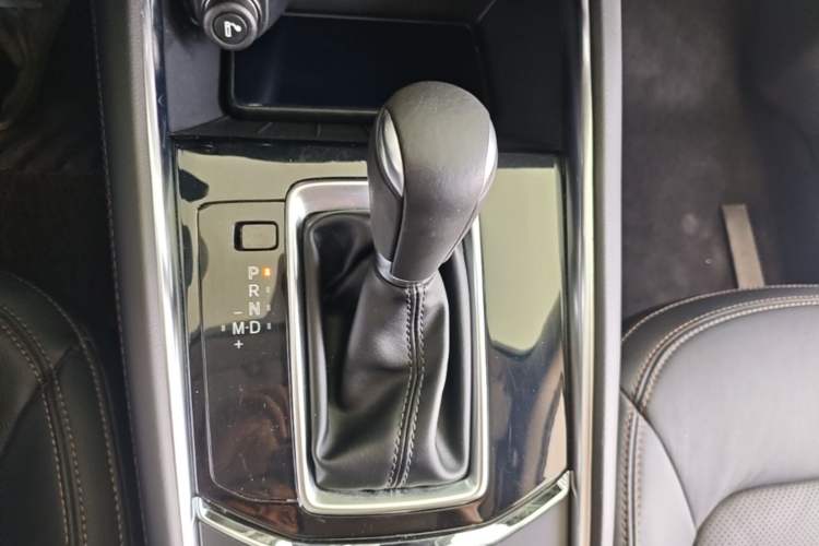 Used Mazda CX-5 2020 2.5L Automatic Two-Wheel Drive ZhiZun Version Gear Lever