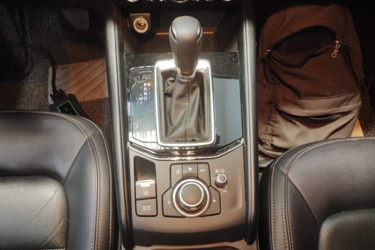 Used Mazda CX-5 2020 Revised Version 2.0L Automatic Two-Wheel Drive ZhiZun Trim Gear Lever