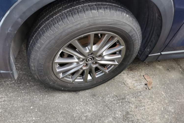 Used Mazda CX-5 2020 Revised Version 2.0L Automatic Two-Wheel Drive ZhiZun Trim Left Front Wheel Hub