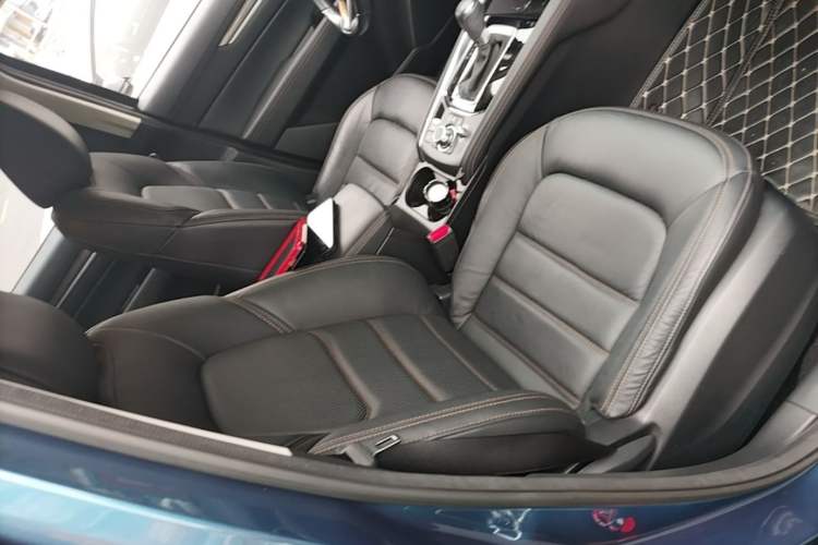 Used Mazda CX-5 2020 2.5L Automatic Two-Wheel Drive ZhiZun Version Right Front Seat