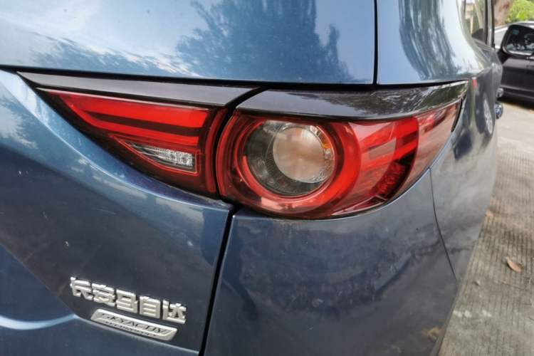 Used Mazda CX-5 2020 Revised Version 2.0L Automatic Two-Wheel Drive ZhiZun Trim Right Rear Taillight