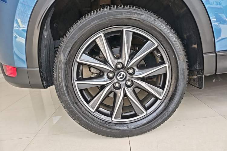 Used Mazda CX-5 2020 2.5L Automatic Two-Wheel Drive ZhiZun Version Right Rear Wheel Hub