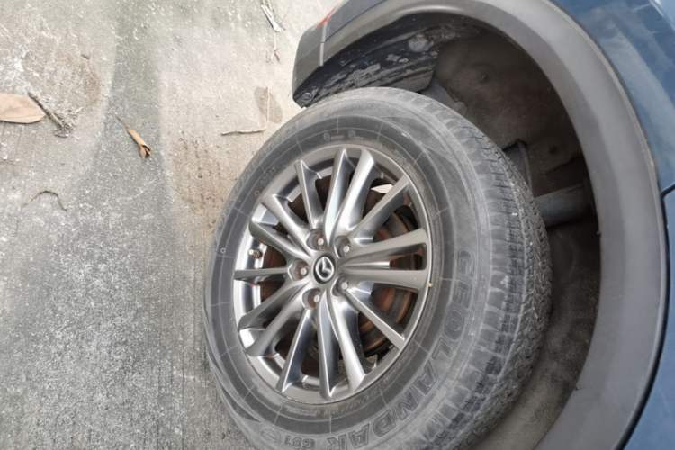 Used Mazda CX-5 2020 Revised Version 2.0L Automatic Two-Wheel Drive ZhiZun Trim Right Rear Wheel Hub