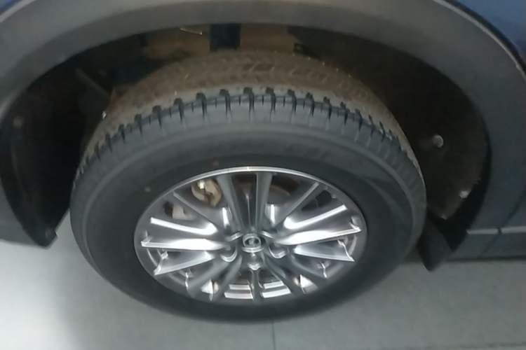 Used Mazda CX-5 2020 Revised Version 2.0L Automatic Two-Wheel Drive ZhiZun Trim Right Rear Wheel Hub