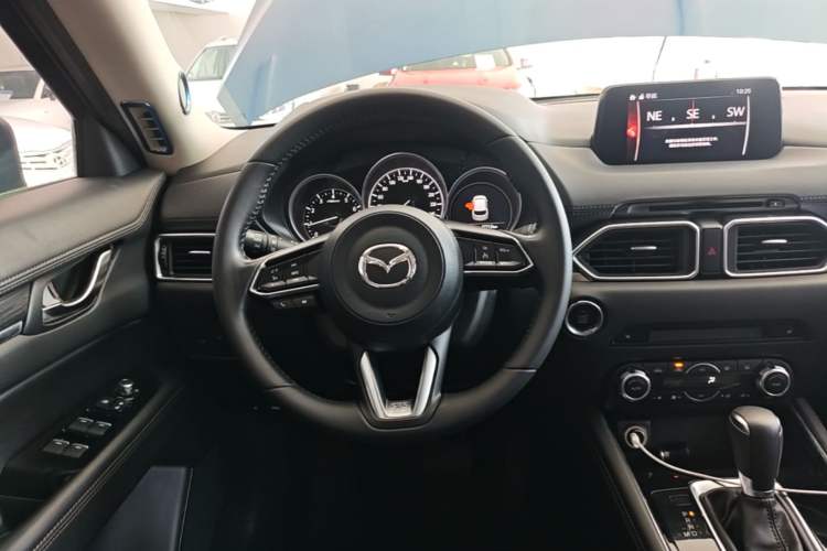 Used Mazda CX-5 2020 2.5L Automatic Two-Wheel Drive ZhiZun Version Steering Wheel