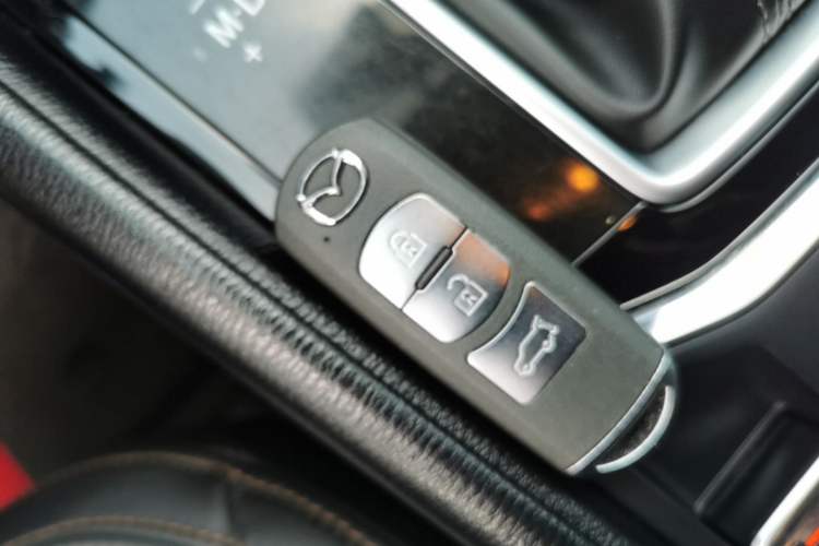 Used Mazda CX-5 2020 Revised Version 2.0L Automatic Two-Wheel Drive ZhiZun Trim Vehicle Key