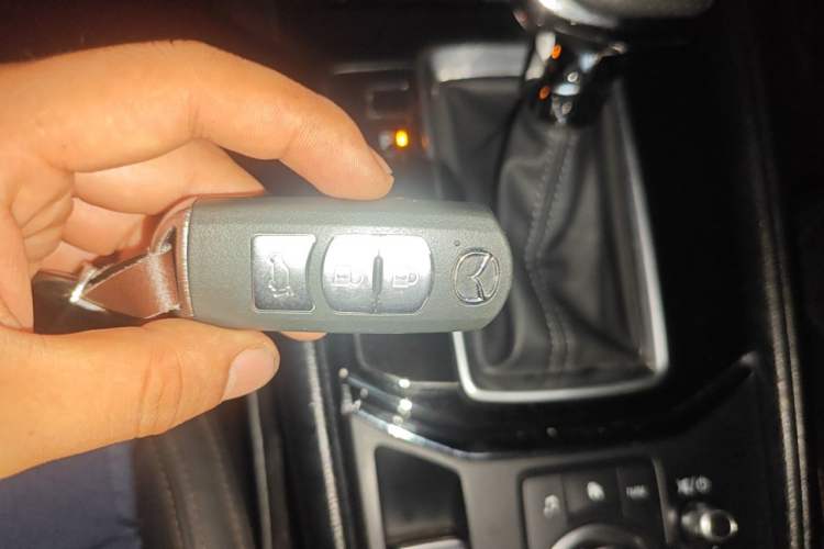 Used Mazda CX-5 2020 2.0L Automatic Two-Wheel Drive ZhiZun Version Vehicle Key