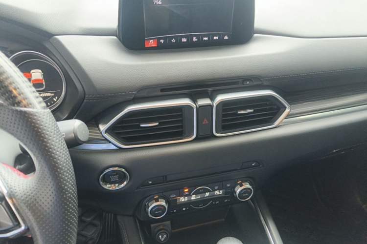 Used Mazda CX-5 2020 2.5L Automatic Two-Wheel Drive ZhiZun Version Audio And AC Panel