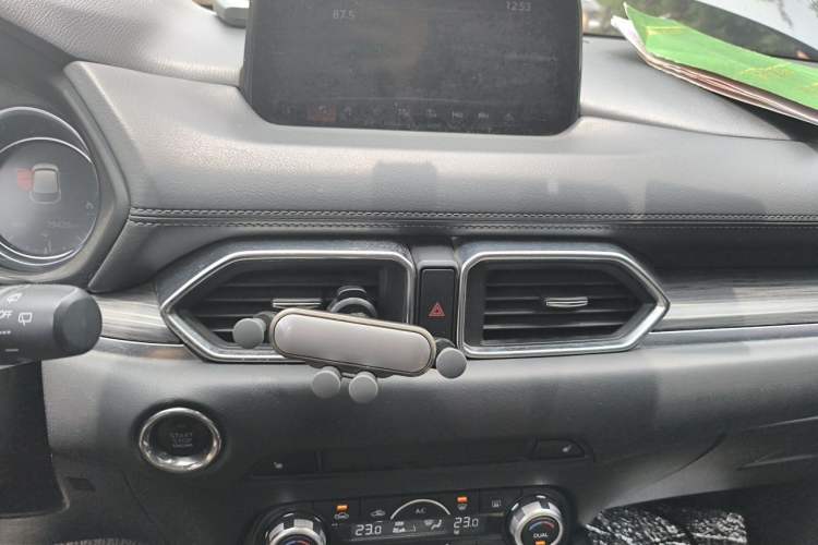 Used Mazda CX-5 2020 2.0L Automatic Two-Wheel Drive ZhiZun Version Audio And AC Panel
