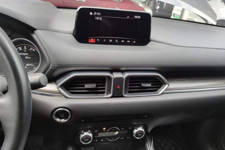 Used Mazda CX-5 2020 2.0L Automatic Two-Wheel Drive ZhiZun Version Audio And AC Panel