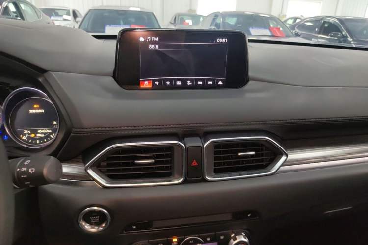 Used Mazda CX-5 2020 Revised Version 2.5L Automatic Two-Wheel Drive ZhiZun Trim Audio And AC Panel