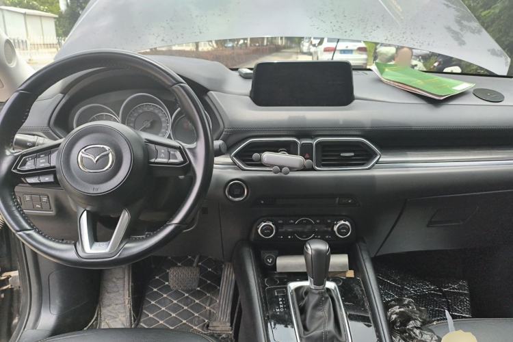 Used Mazda CX-5 2020 2.0L Automatic Two-Wheel Drive ZhiZun Version Center Console