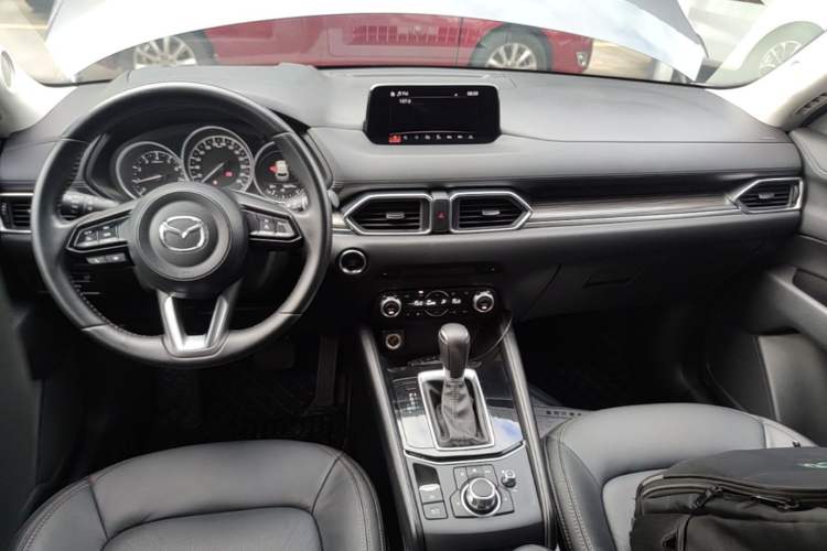 Used Mazda CX-5 2020 2.0L Automatic Two-Wheel Drive ZhiZun Version Center Console