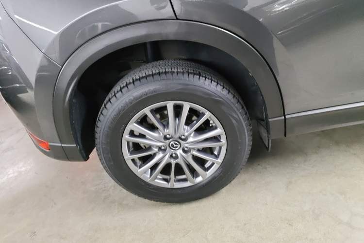 Used Mazda CX-5 2020 2.0L Automatic Two-Wheel Drive Smart Version Exterior 5