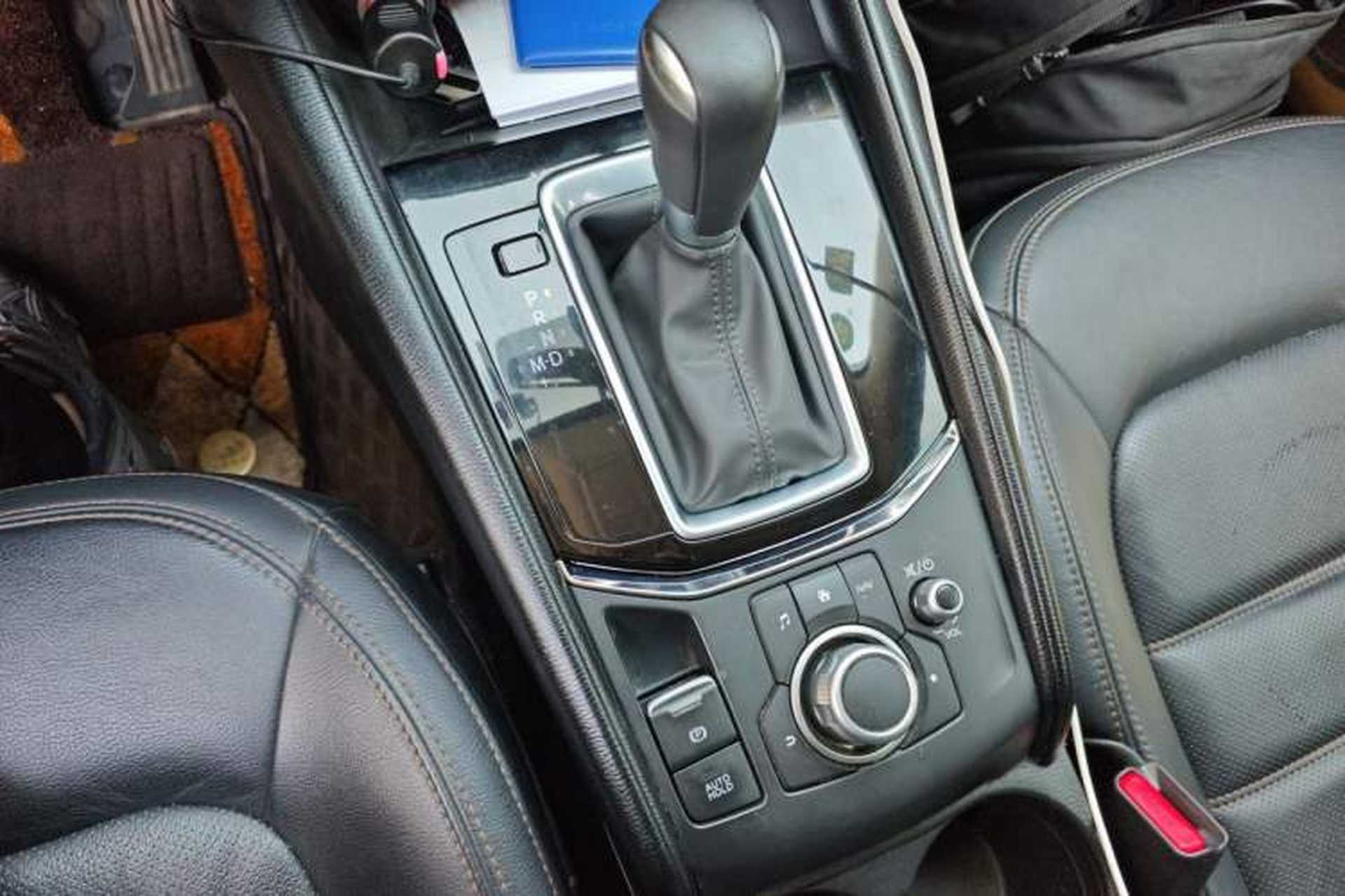 Used Mazda CX-5 2020 Revised Version 2.0L Automatic Two-Wheel Drive ZhiZun Trim Gear Lever