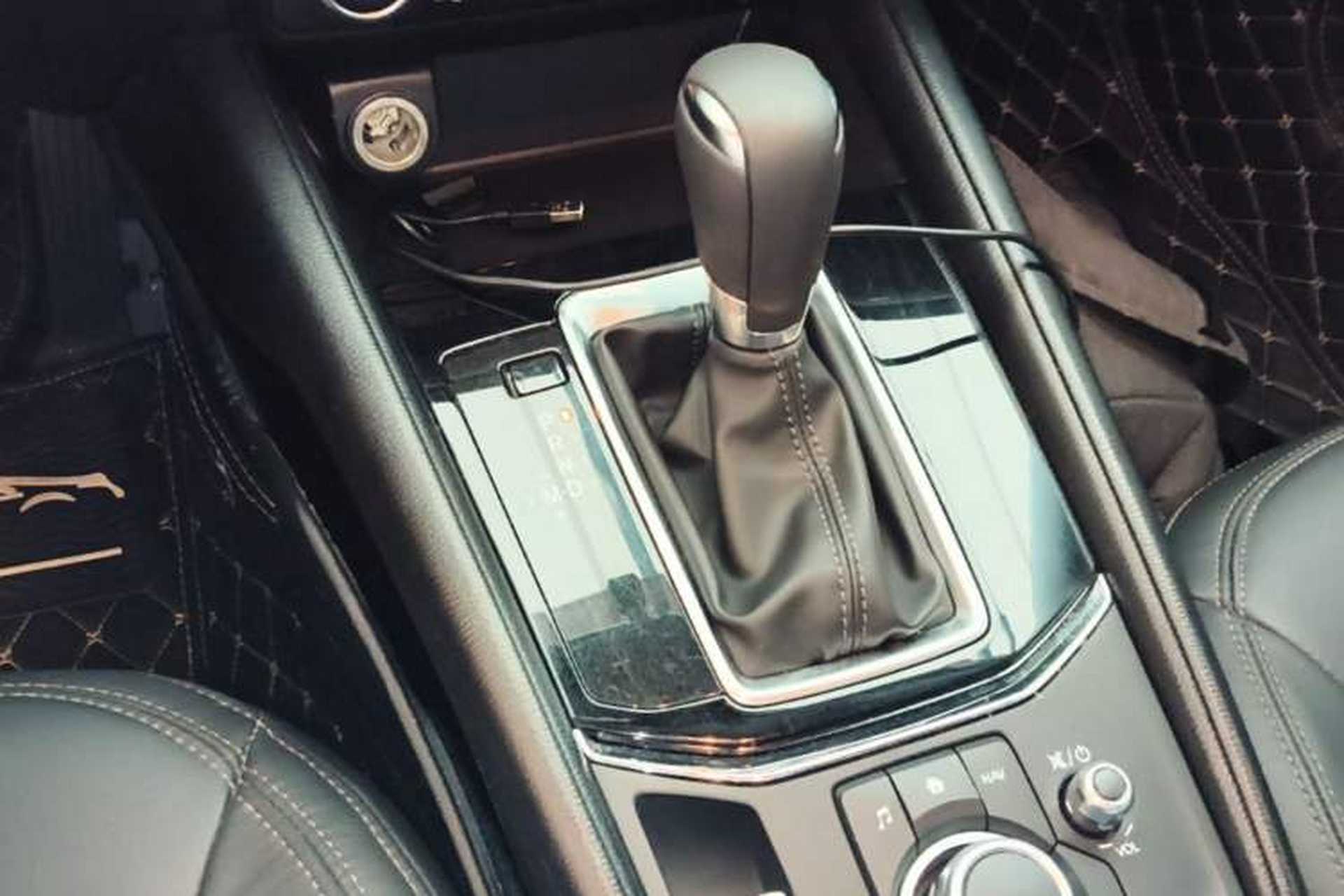 Used Mazda CX-5 2020 2.0L Automatic Two-Wheel Drive ZhiZun Version Gear Lever