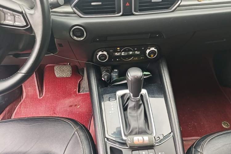 Used Mazda CX-5 2020 Revised Version 2.0L Automatic Two-Wheel Drive ZhiZun Trim Gear Lever