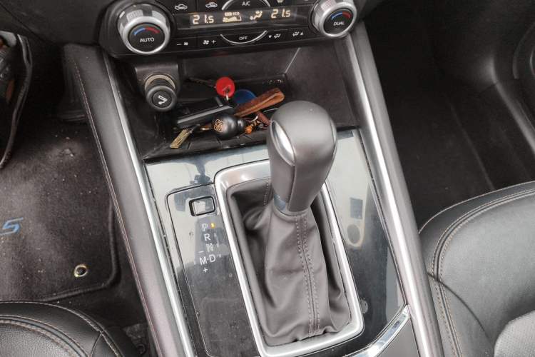 Used Mazda CX-5 2020 2.5L Automatic Two-Wheel Drive ZhiZun Version Gear Lever