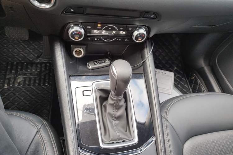 Used Mazda CX-5 2020 2.0L Automatic Two-Wheel Drive ZhiZun Version Gear Lever
