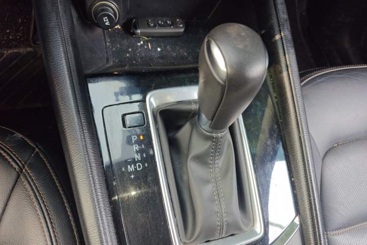 Used Mazda CX-5 2020 Revised Version 2.0L Automatic Two-Wheel Drive ZhiZun Trim Gear Lever