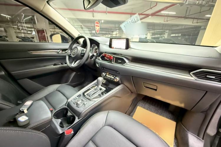 Used Mazda CX-5 2020 2.5L Automatic 4x4 Flagship Edition Interior 10