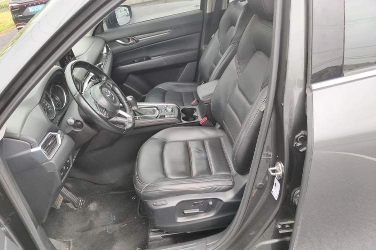 Used Mazda CX-5 2020 2.5L Automatic Two-Wheel Drive ZhiZun Version Interior 3